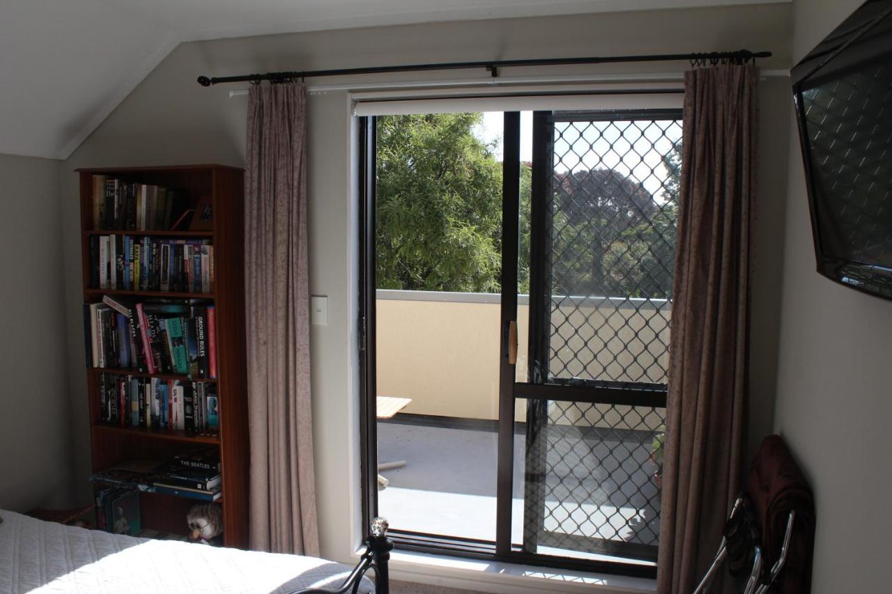 Quiet And Cosy Apartment Waikanae Exterior photo